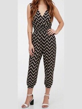 Chevron V-Neck Sleeveless Jumpsuit Cropped Smocked Waist Black Tan Womens Small
